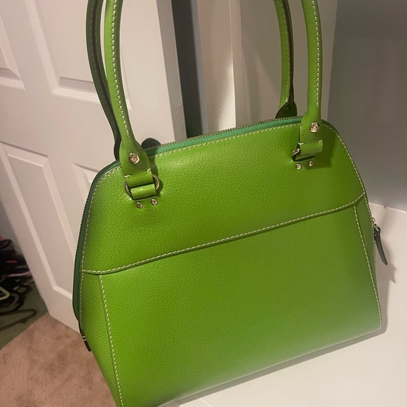 Kate spade hand bag mint condition never used - Picture 2 of 4